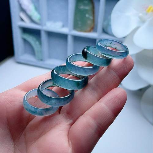 A货翡翠冰种烟紫天空海蓝绿戒指天然老坑宽边指环跑环飘花玉戒