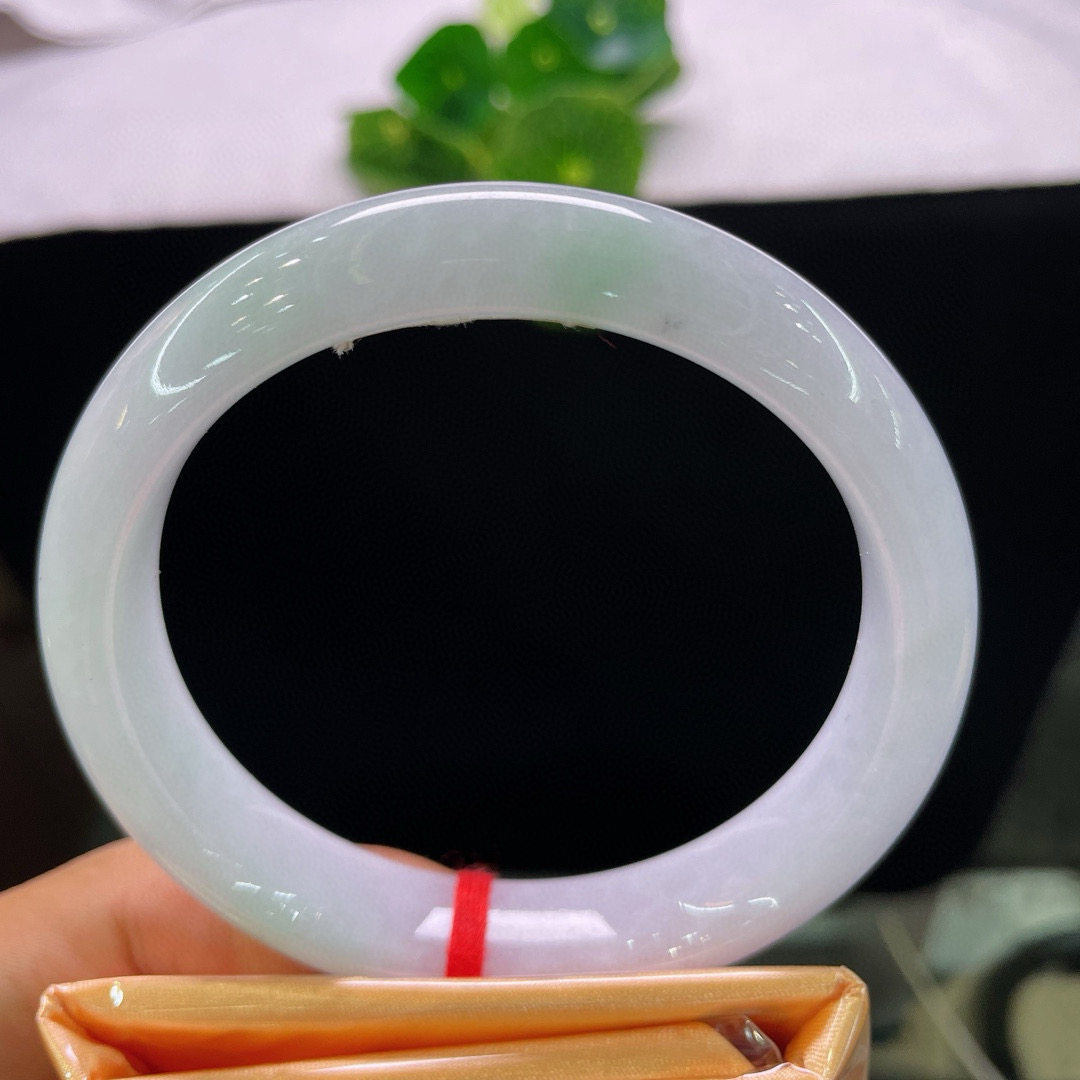 天然A货翡翠手镯淡绿淡紫缅甸老坑正圈玉镯62.4大圈口浅春彩镯子