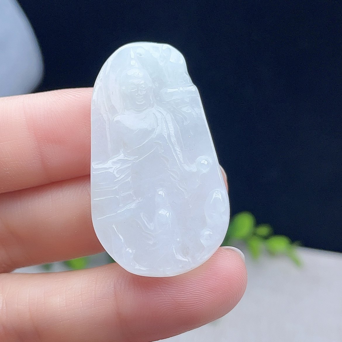 天然翡翠冰糯种乳白淡绿佛祖玉佩