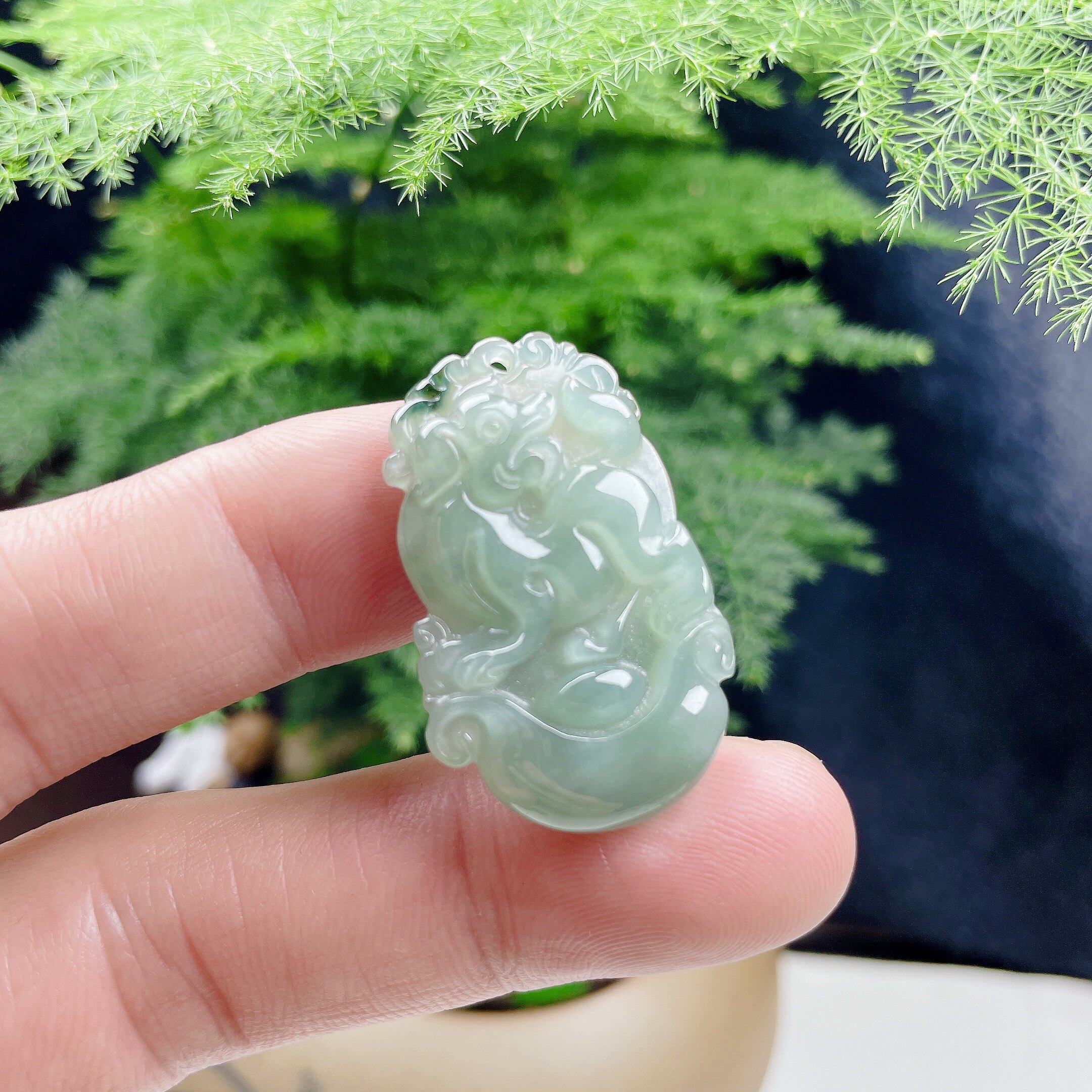 生肖吊坠飘花忠贤翡翠天然玉狗
