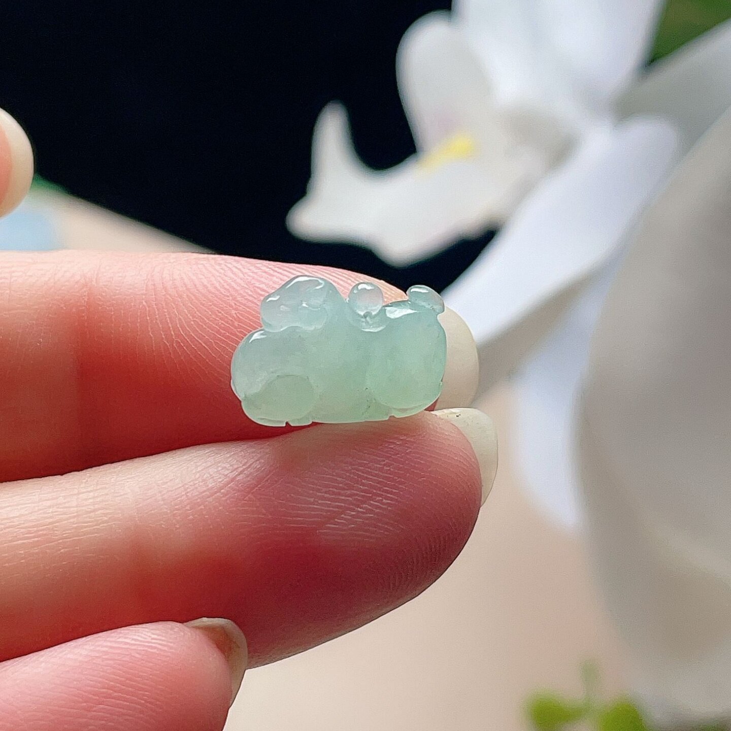 天然翡翠立体生肖羊小吊坠甜水绿
