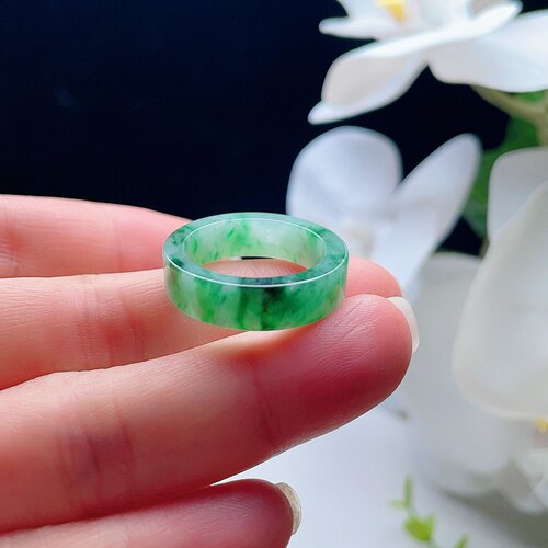 天然翡翠方戒指阳绿飘花幸运圈