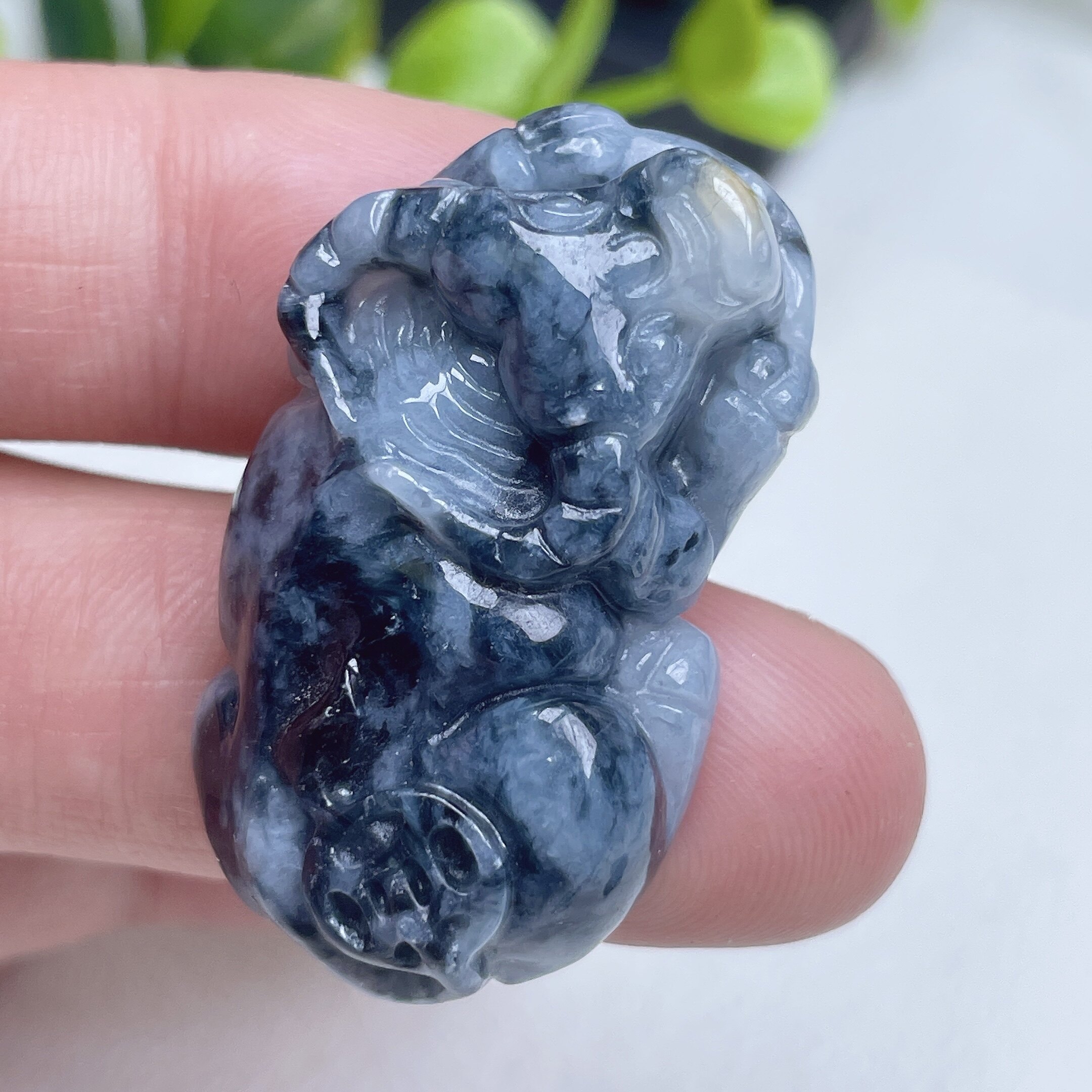翡翠水墨飘花牛吊坠福禄寿灰黑立体牛生肖玉坠缅甸天然A货玉挂件