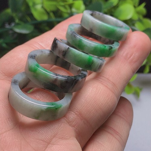 半山半水意境翡翠乌鸡平口方戒指