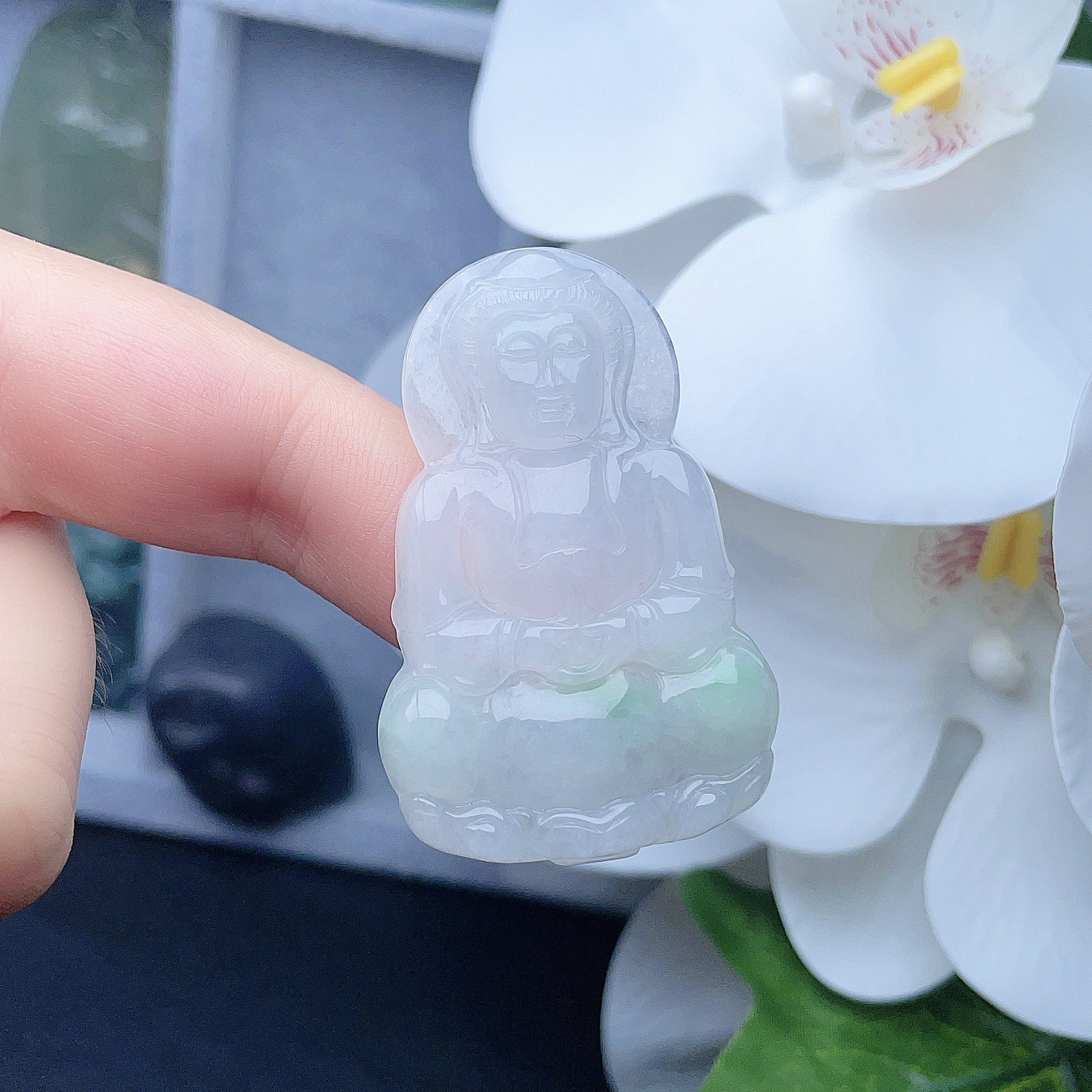 天然翡翠观音吊坠乳白飘阳绿飘花