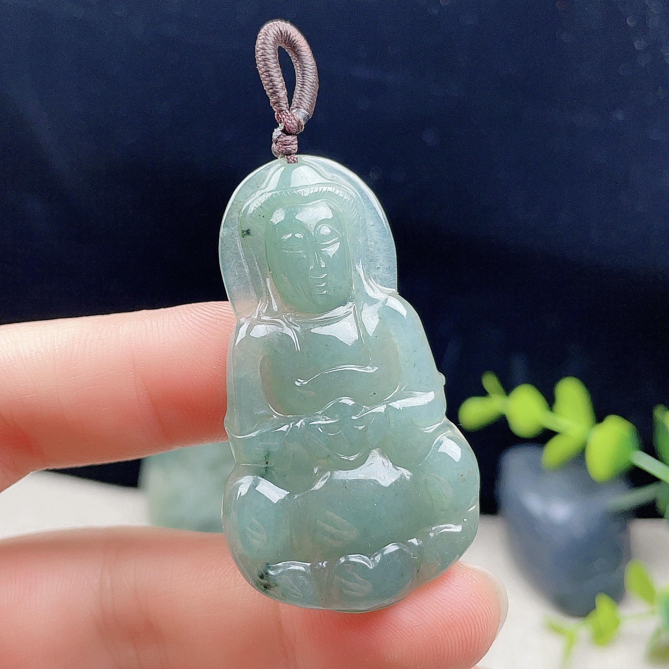 天然翡翠观音吊坠甜水绿飘花