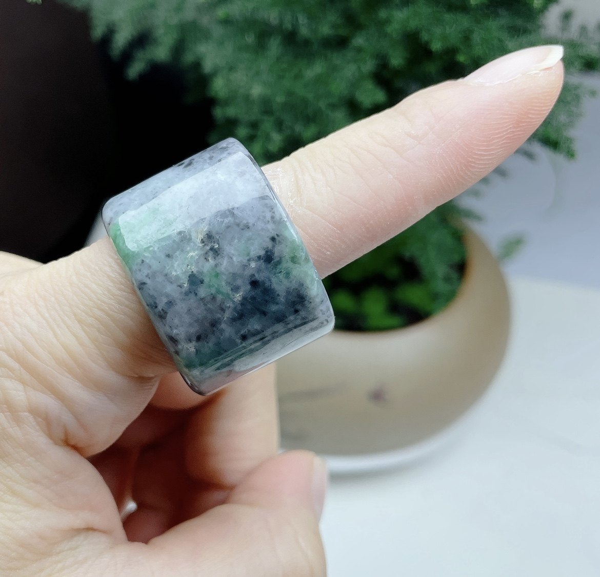 厚装宽边长桶戒指忠贤A货翡翠