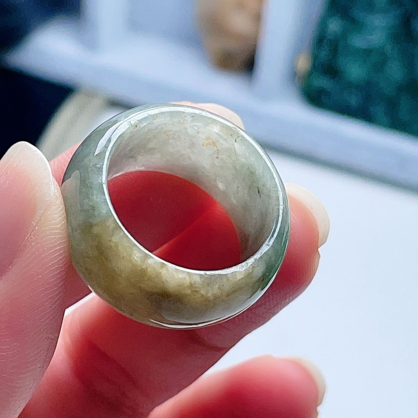 天然翡翠圆扳指淡黄绿双彩意境