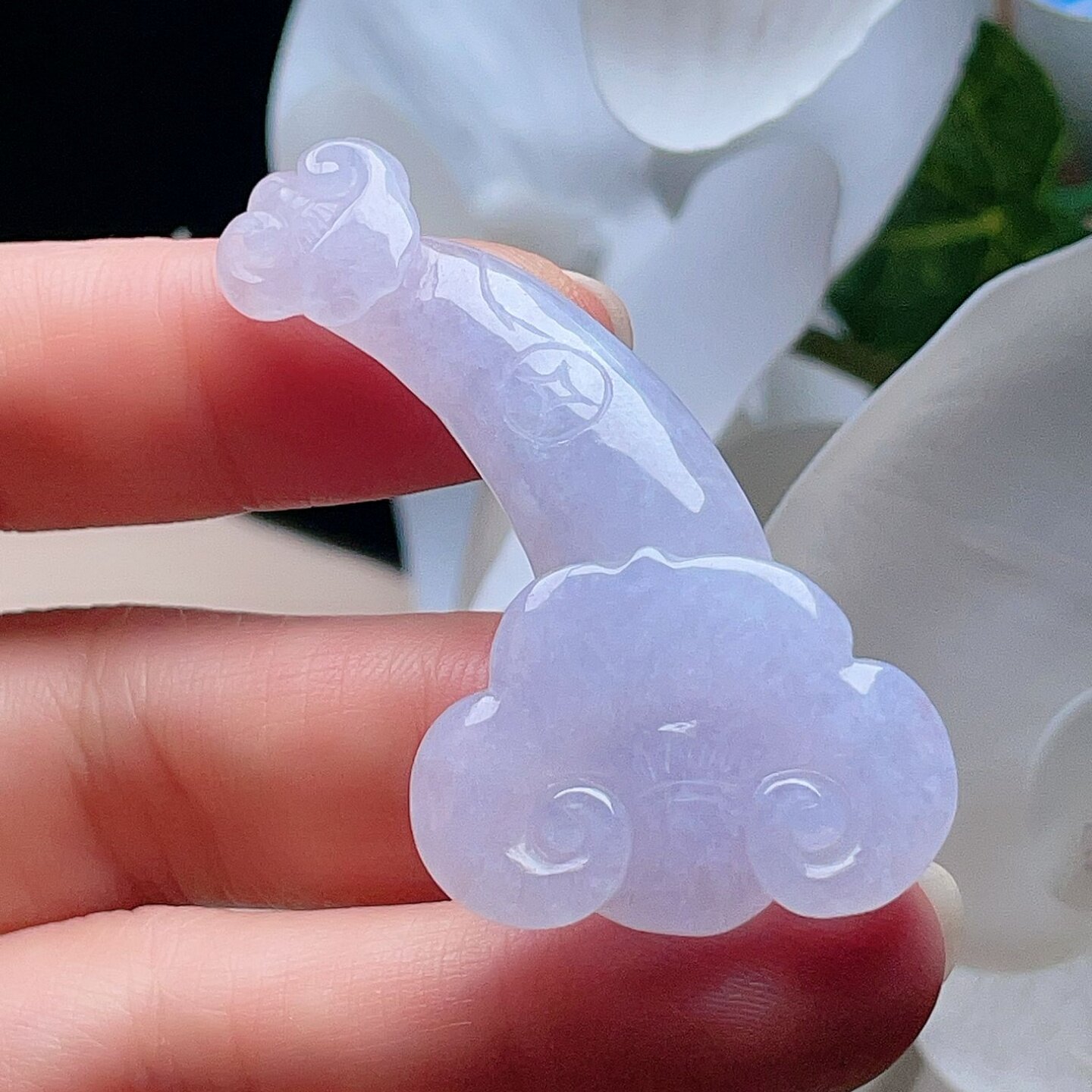 天然翡翠铜钱如意牌吊坠乳白淡紫