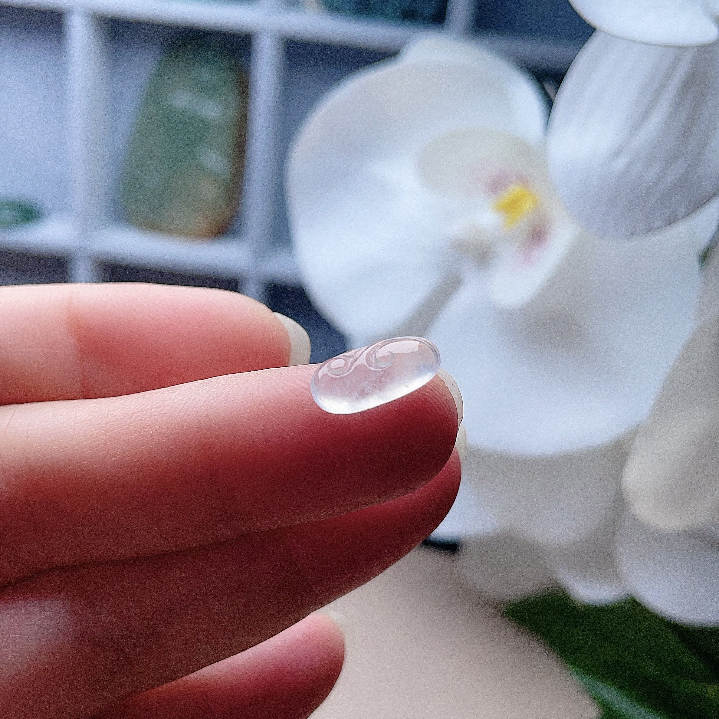天然翡翠冰种迷你如意吊坠起光