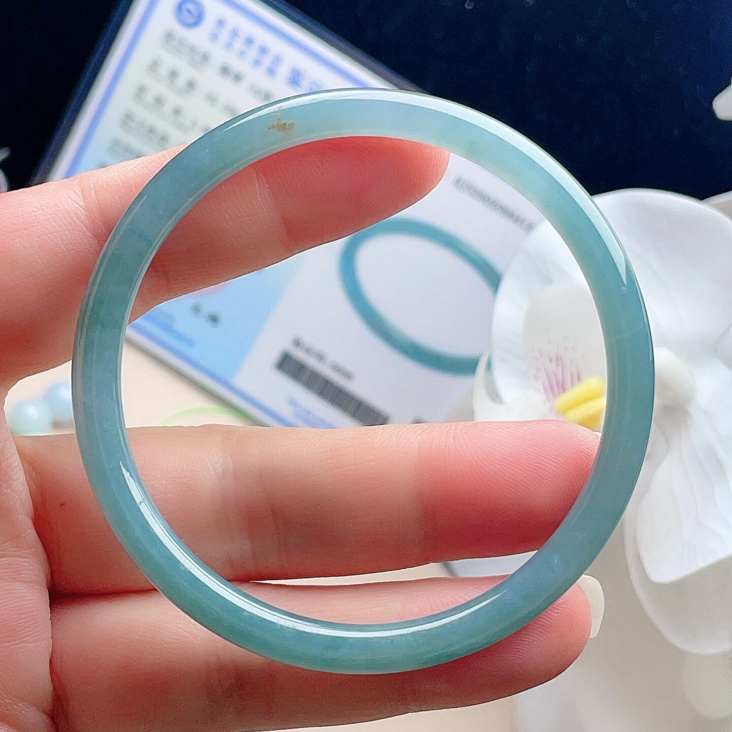 天然翡翠圆条手镯晴水蓝绿飘黄