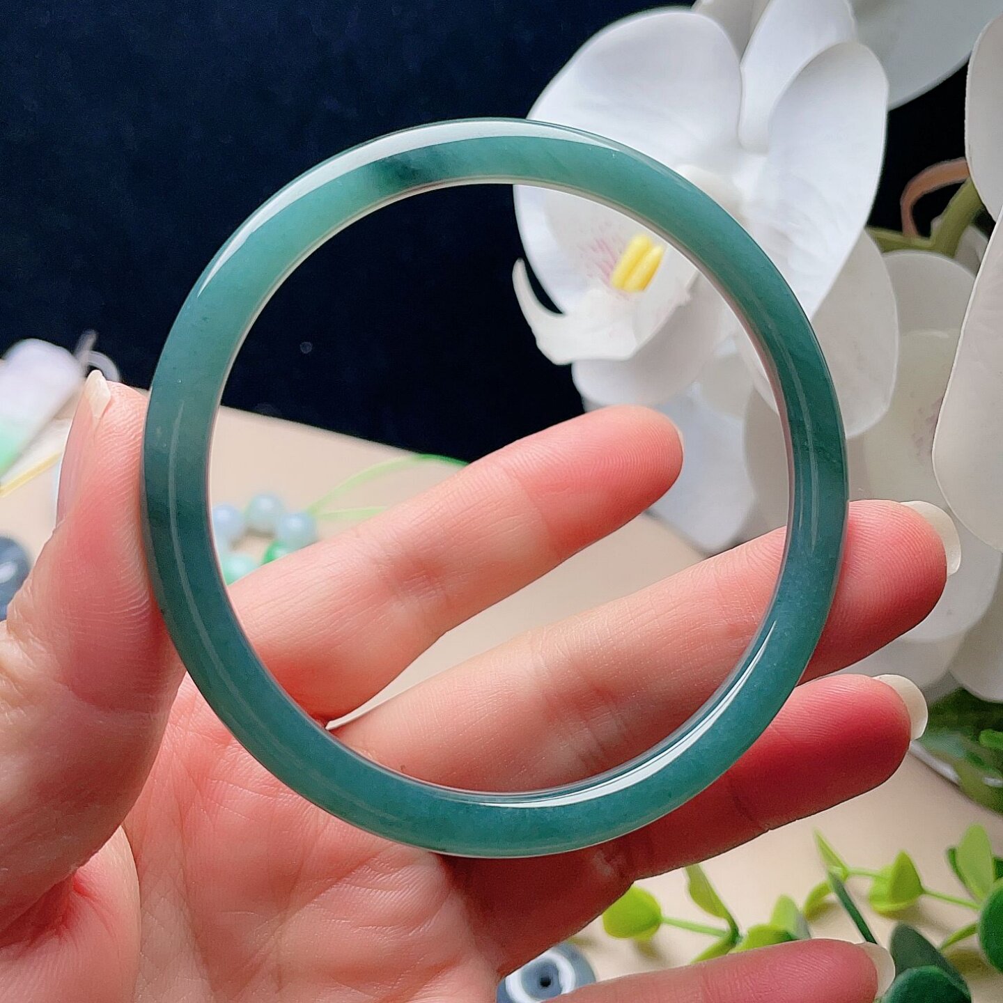 天然翡翠圆条手镯蓝绿飘乌鸡清新
