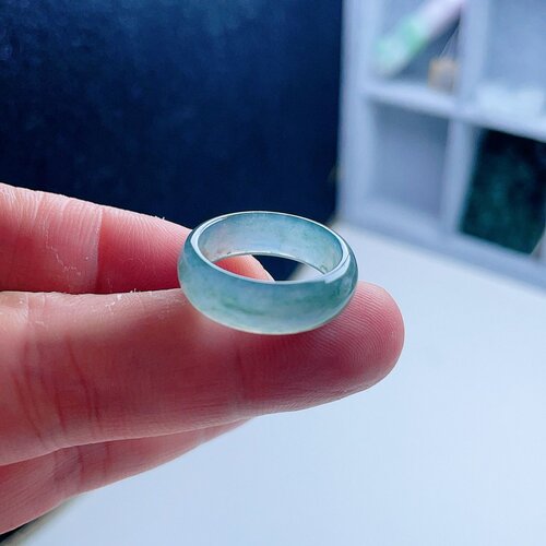天然翡翠戒指天空蓝绿飘花清新