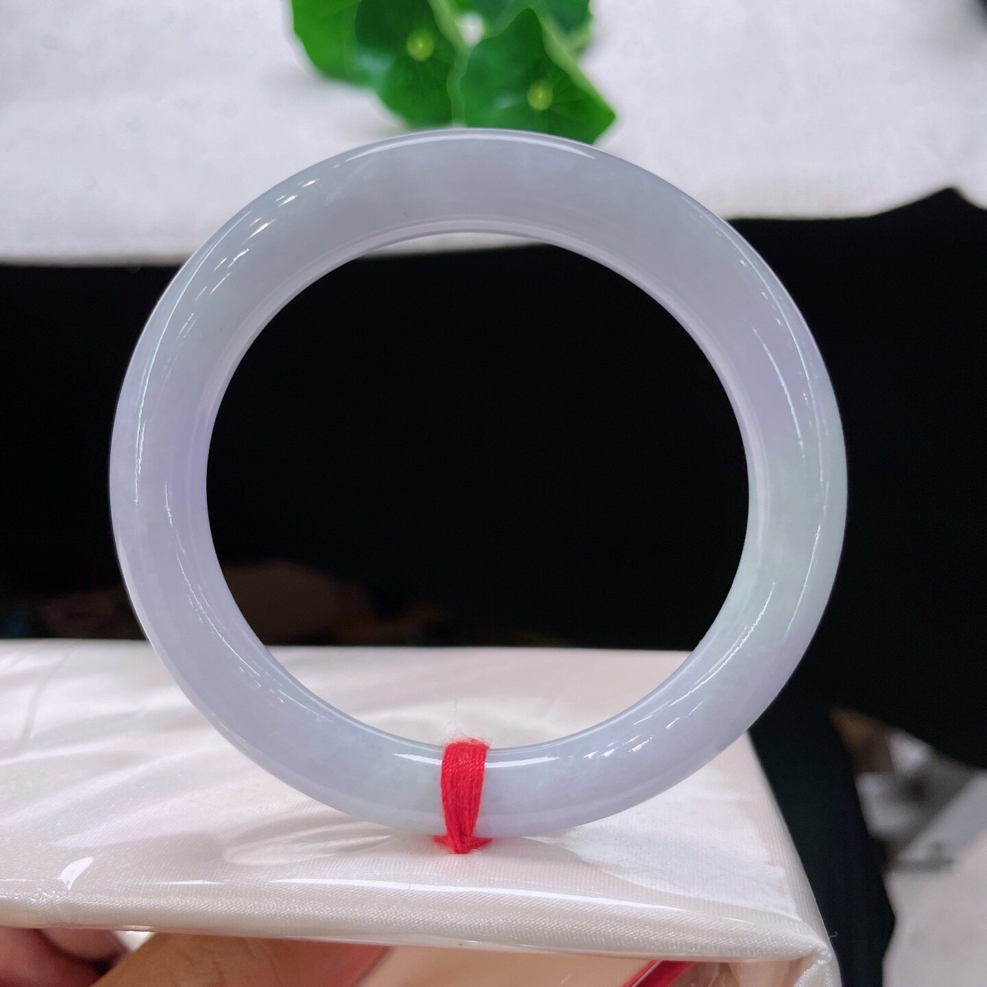 天然A货翡翠圆条手镯乳白紫底54.2mm缅甸老坑玉镯淡紫幸运镯
