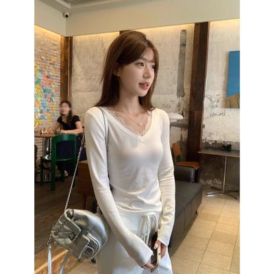 蕾丝花边设计感内搭打底衫秋冬磨毛保暖V领修身显瘦加厚长袖上衣