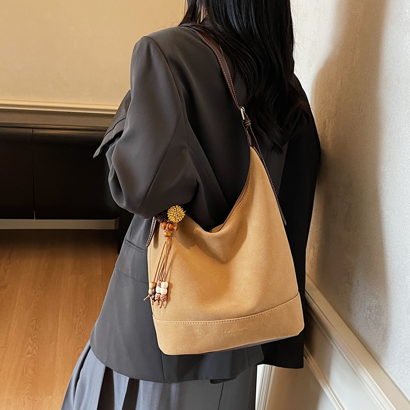复古时尚托特包女韩版秋冬2025新款上班通勤大容量单肩包女包日韩