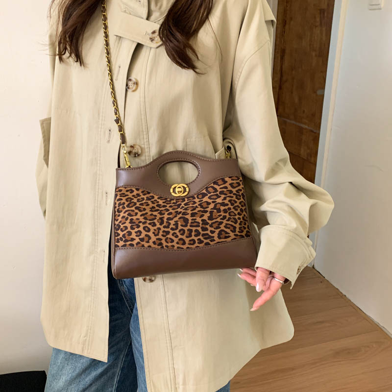 2025新款潮休闲包时尚单肩包斜挎包洋气简约日韩纯色链条包秋季潮