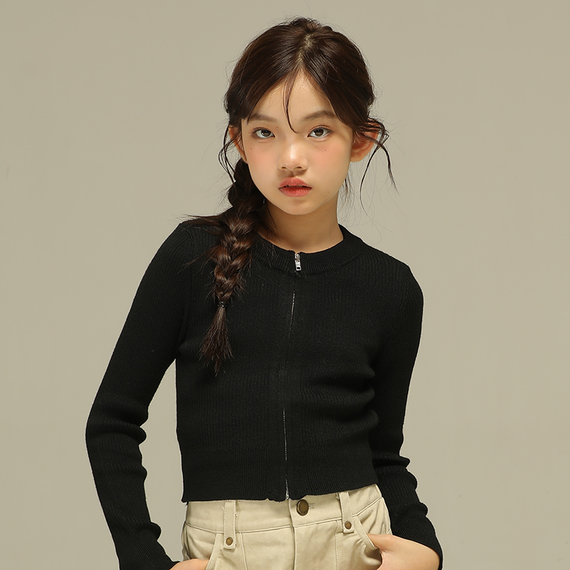 小女森短款修身黑色毛衣拉链外套