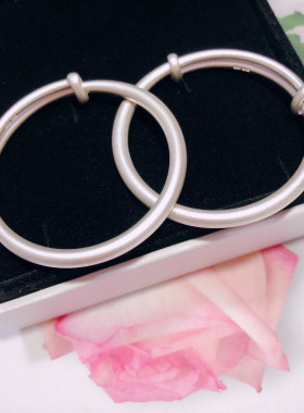 香港磨砂传承推拉手镯送生日礼物