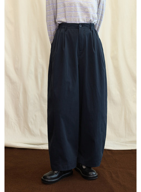 8.7白色藏青色气球裤弯刀裤