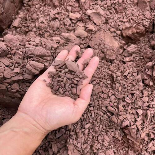 厂家批发5斤颗粒风化石簕竹土黄杨木岩柏多肉土兰花茶花颗粒土