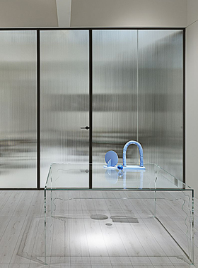 意大利GLAS ITALIA JABOT 系列超轻透明钢化玻璃桌写字桌咖啡桌子