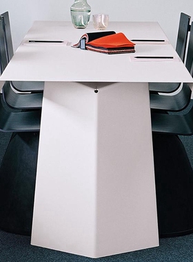 德国ClassiCon Pallas by Konstantin Grcic 简约现代餐桌会议桌