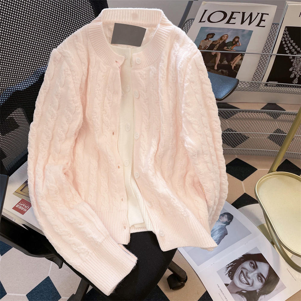 日本offcat韩系温柔粉色假两件长袖针织开衫女秋冬显瘦正肩甜美软