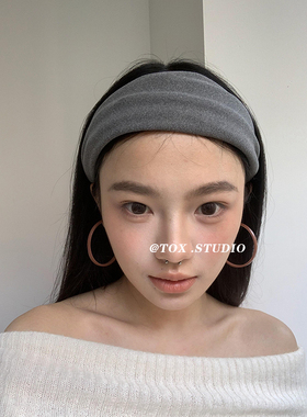 TOX ACC 韩系简约小众宽边灰色发箍秋冬布艺绒面发带百搭亲肤发饰