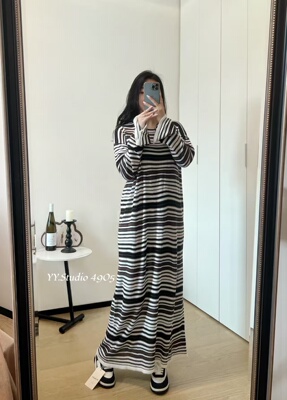 2026早春新品欧美风慵懒感时髦撞色条纹宽松显瘦套头针织连衣裙女