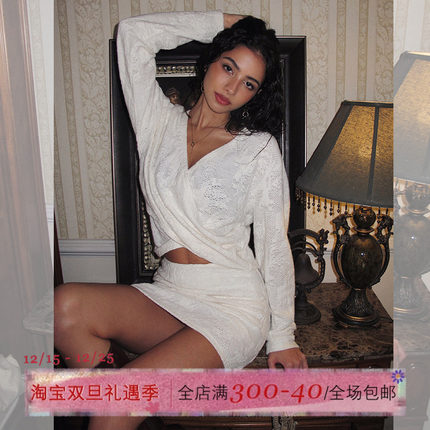 ITSNIKAR 垂坠感提花V领连衣裙女秋收腰显瘦包臀裙性感针织短裙子