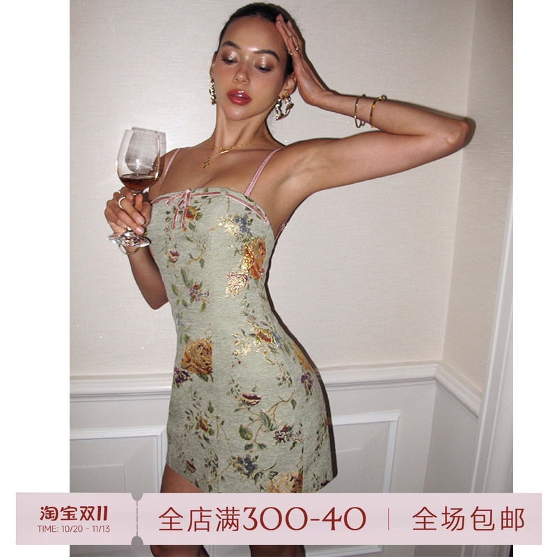 ITSNIKAR 复古丝绒吊带连衣裙女秋收腰显瘦包臀裙经典刺绣短裙子