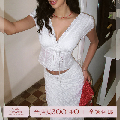 ITSNIKAR 白色度假风蕾丝绣花短袖T恤女夏气质性感V领设计短上衣