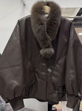 依诺2025新款狐狸毛领蛋白皮羽绒服女短款收腰显瘦外套