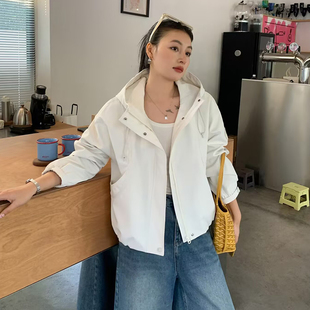 轩轩魅丽依族2026春新款 宽松连帽短外套女百搭休闲拉链冲锋衣 韩版