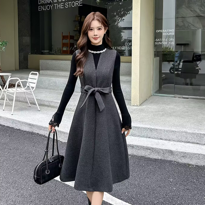 极简风毛呢连衣裙套装女雅姿卡诺