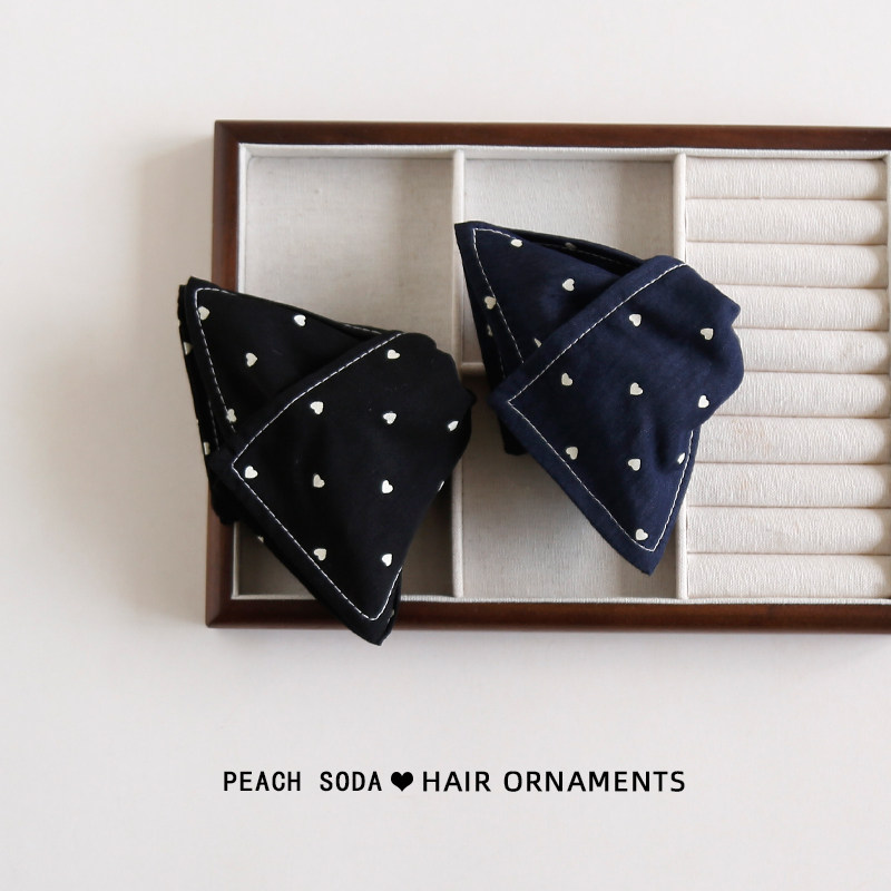 日常又气质~韩系深蓝色爱心三角抓夹高级感复古发抓后脑勺鲨鱼夹,饰品/流行首饰/时尚饰品新,发饰,淘宝优惠券,粉丝福利购,淘宝优惠卷