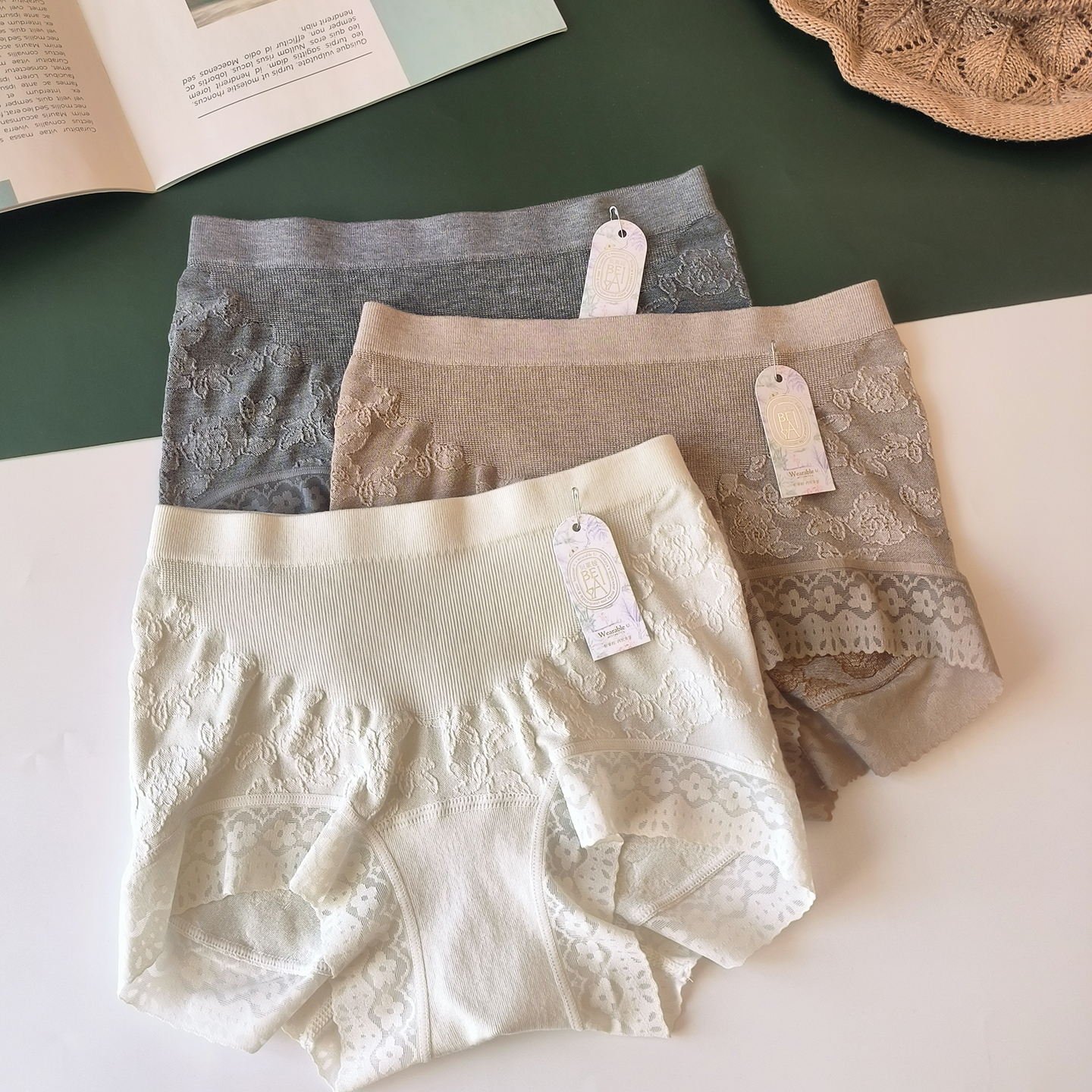 贝莱娅女无缝蕾丝边大弹力平角裤