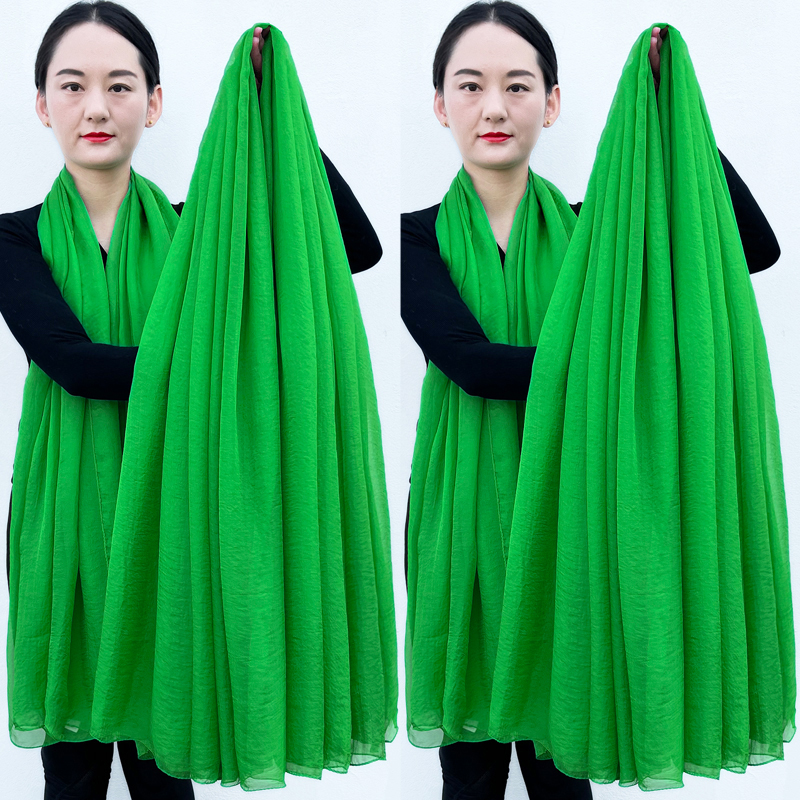 翠绿色丝巾洋气加长围巾女春秋超大高档披肩夏季薄款百搭纯色纱巾