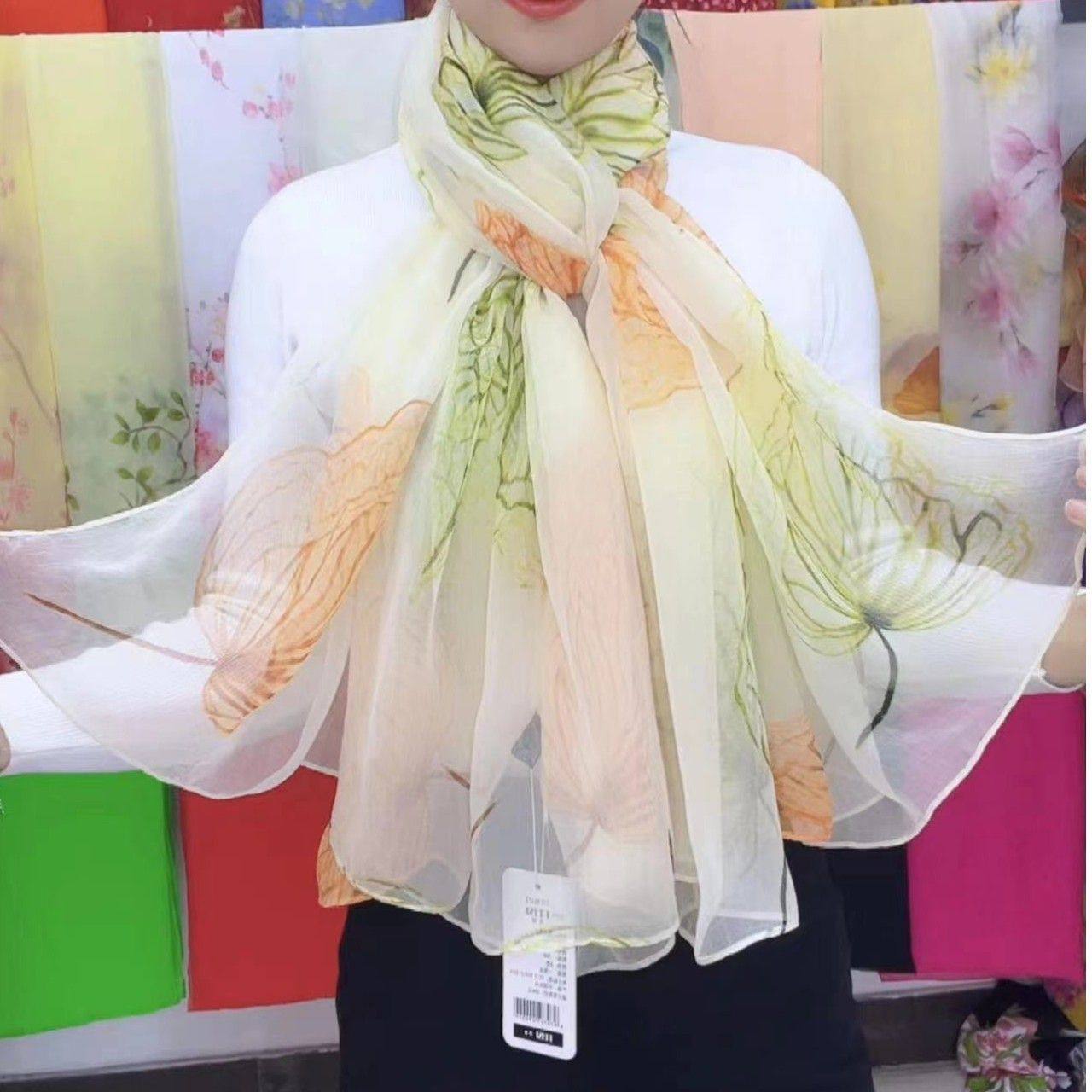 时尚百搭鳄鱼皱新款丝巾女洋气秋冬款长纱巾四季旅游围巾护颈披肩