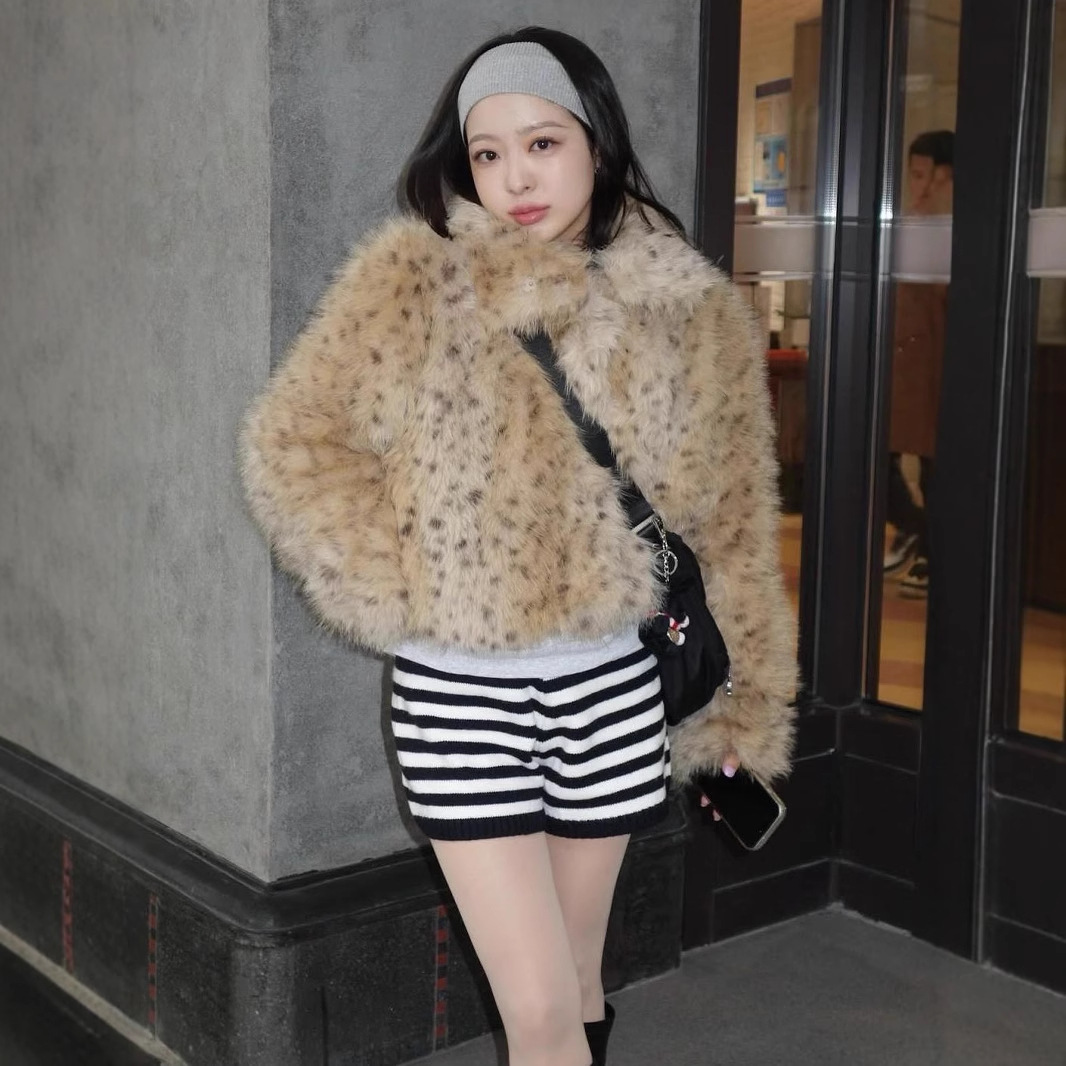 豹点方领小个子超短款高腰毛毛外套冬2025新款毛领仿皮草上衣