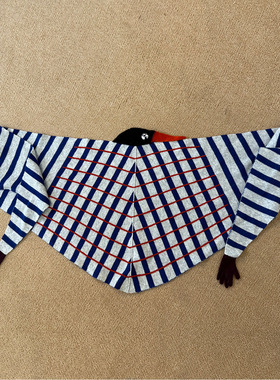 意大利小众工匠 趣味且实用 自由翱翔的大雁小手条纹羊毛三角围巾