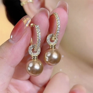 香槟色珍珠耳环女高级耳坠2023年新款潮小众设计轻奢耳饰洋气耳钉