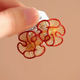 红色褶皱镂空花朵耳钉女秋冬新年耳饰耳环2026新款爆款轻奢高级感