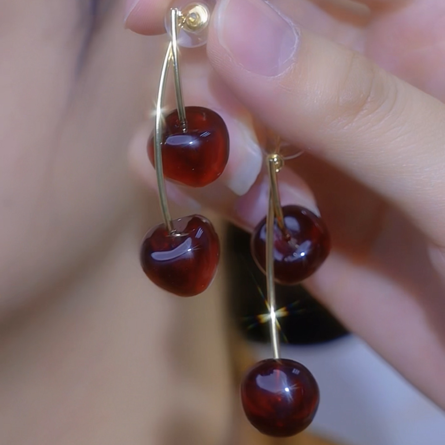 红色樱桃耳环女2026新款爆款独特漂亮耳饰轻奢高级感小众设计耳钉