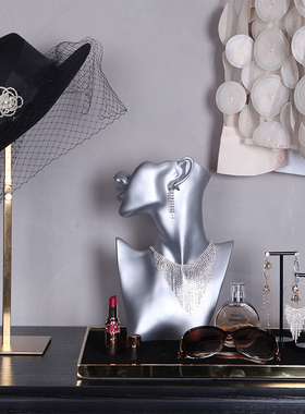 软装恒大现代高端家居售楼处样板房卧室衣帽间梳妆台饰品香水摆件