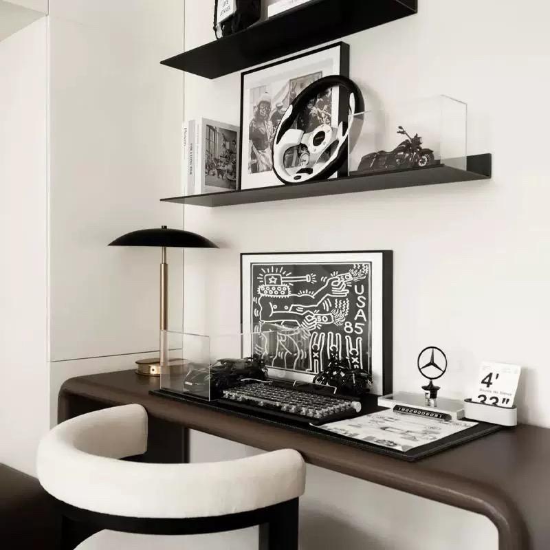 软装恒大现代极简家居设计款高端软装书房桌面置物架汽车主题摆件