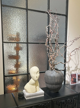 软装恒大极简展厅样板房客厅边柜玄关软装花瓶雕像扩香石装饰摆件