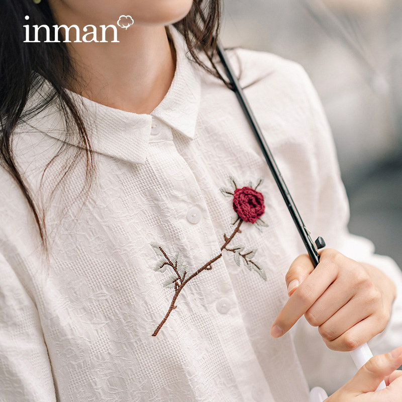 茵曼刺绣白色秋款长袖衬衫女设计感小众外穿百搭复古港味衬衣上衣