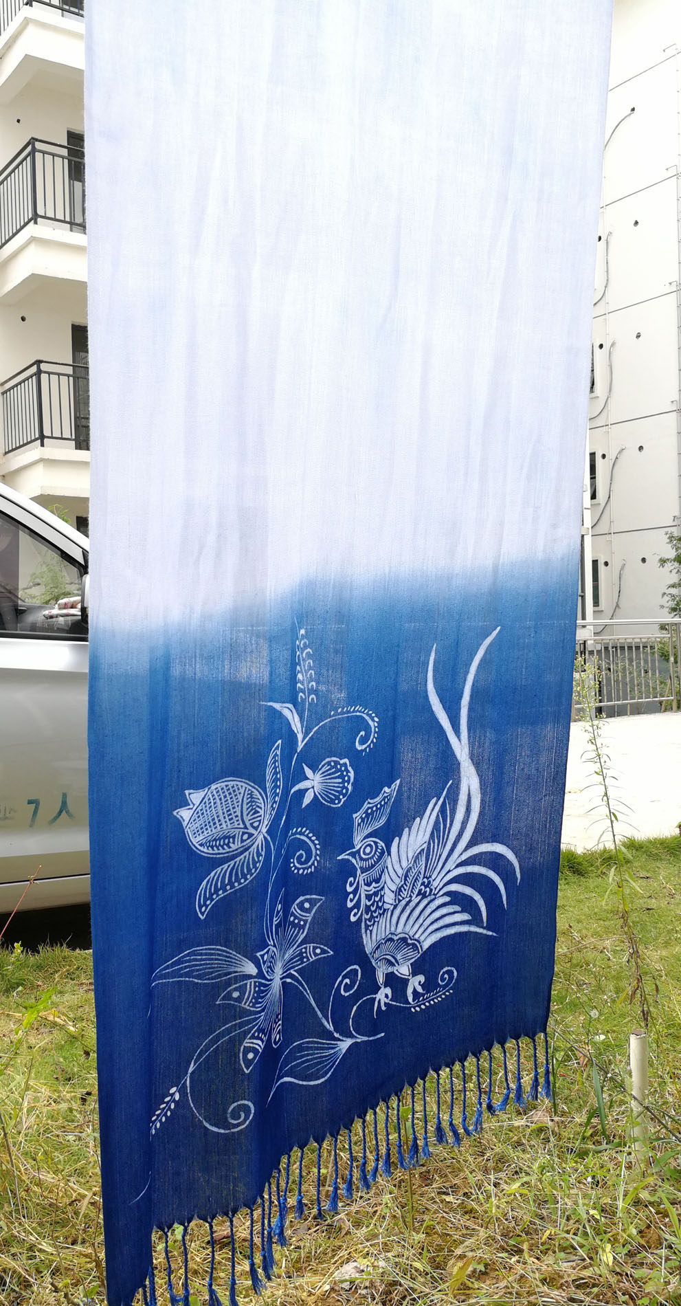 贵州丹寨苗族蜡染围巾定做冬款花鸟图案后渐变植物染费礼物带礼盒